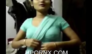 Indian Girl in Saree seducing (new)