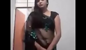 Sexy Desi Girl Hot in Saree