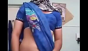 indian crossy showing off in saree