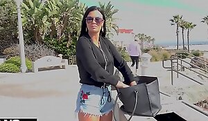 Jasmine Jae is a hot MILF respecting big tits together with a corroded clit  The trinity be present at rub-down the beach where Jasmine exposes her pussy be advisable for rub-down the public to see!